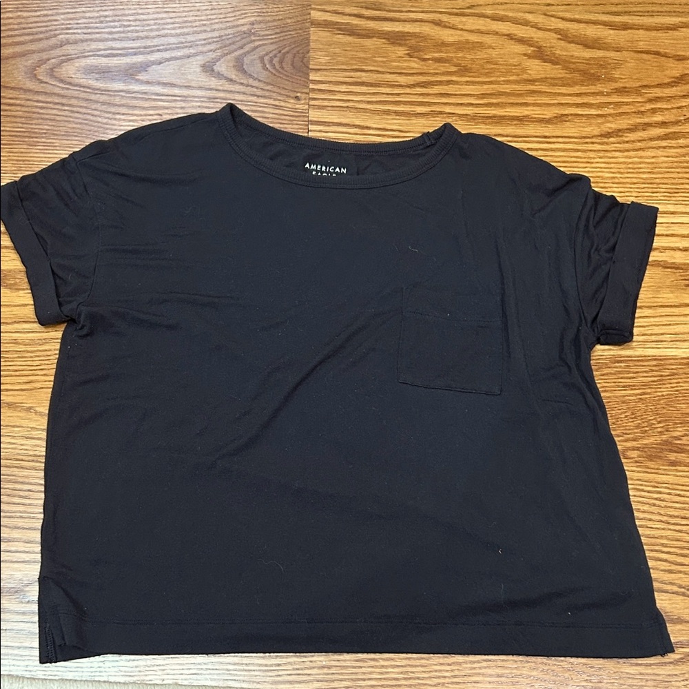 American eagle black flowy tee